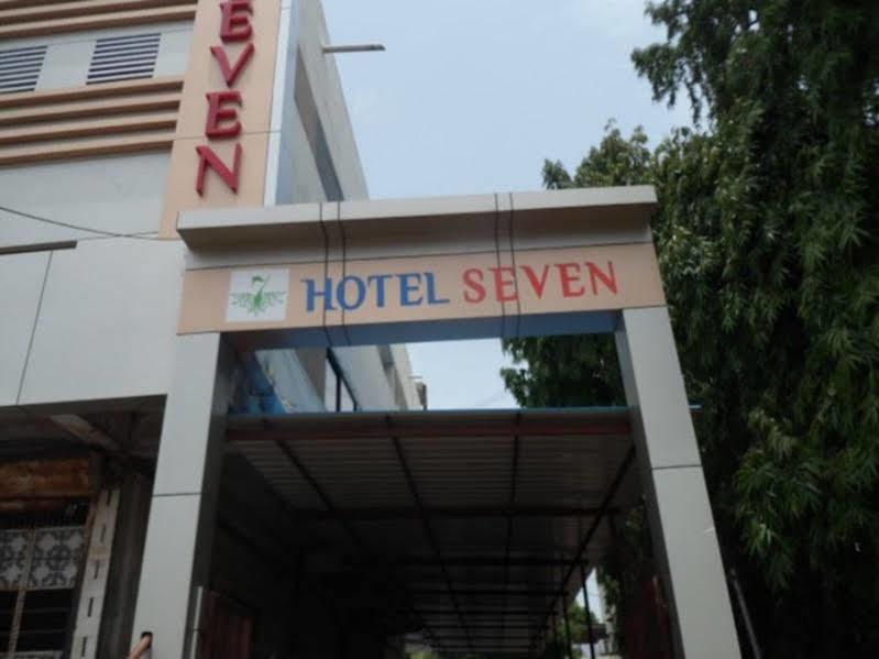 Hotel Seven Ahmedabad Exterior photo