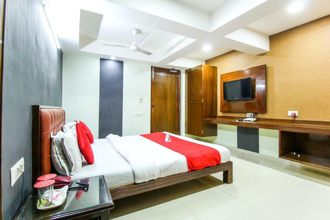 Hotel Seven Ahmedabad Exterior photo