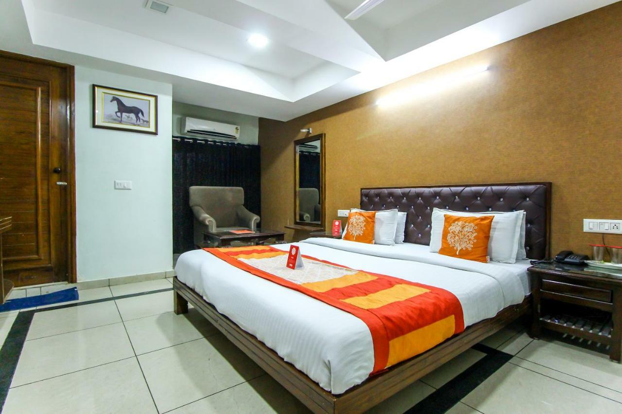 Hotel Seven Ahmedabad Exterior photo
