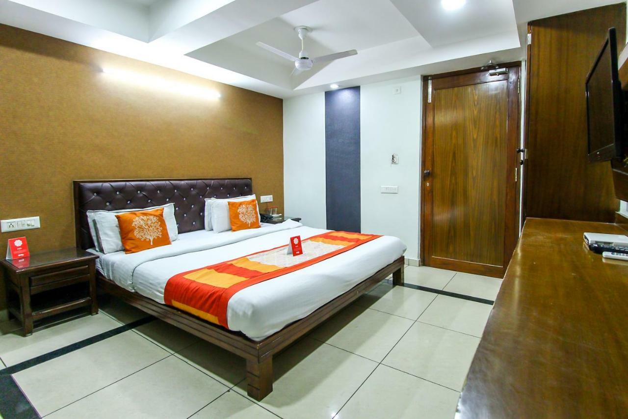 Hotel Seven Ahmedabad Exterior photo